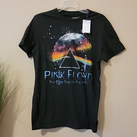 YOUNG MEN'S PINK FLOYD CONCERT T-SHIRT, NEW! - Picture 1 of 5